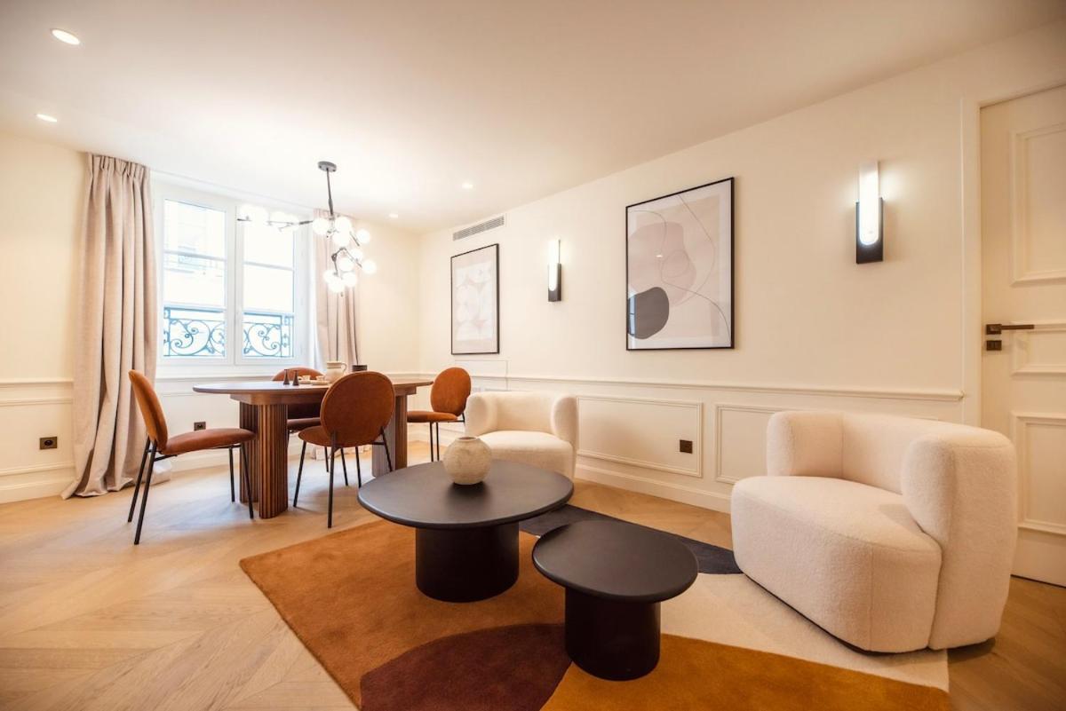 Appartement De Luxe D'une A Proximite Du Louvre Iii Parijs