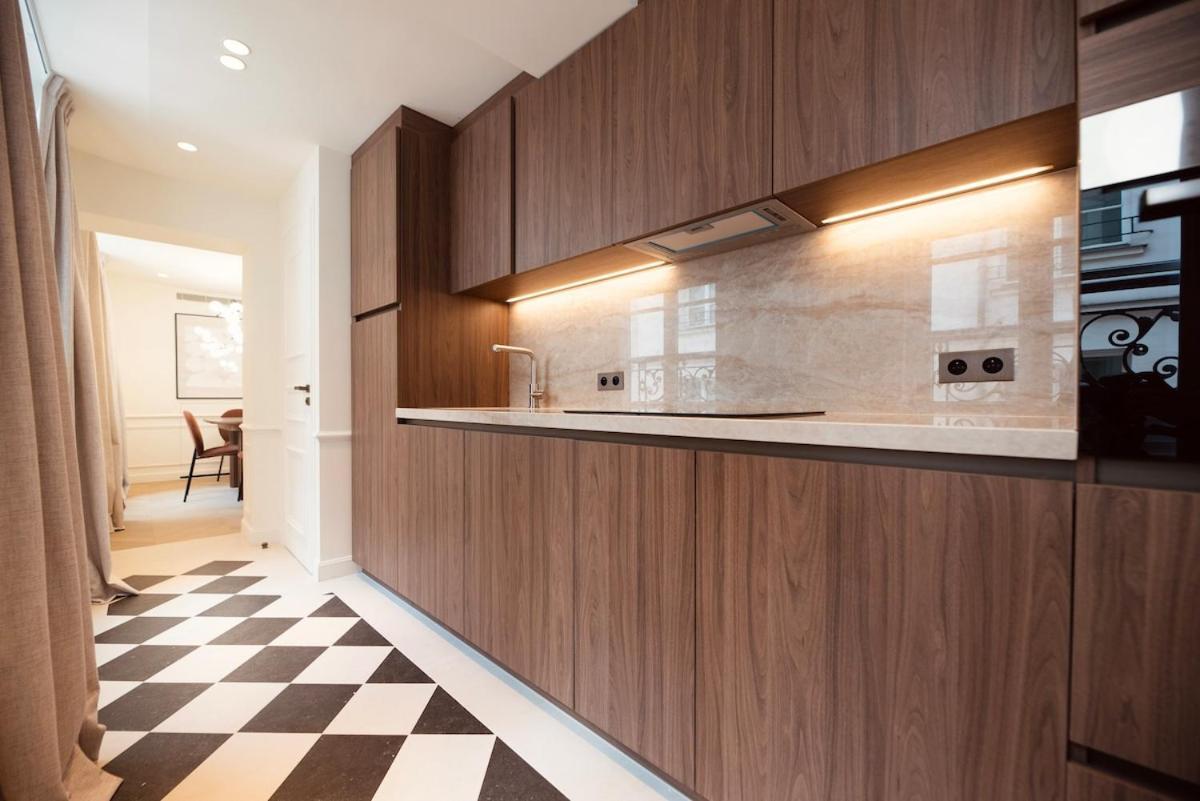 De Luxe D'une A Proximite Du Louvre Iii Parijs